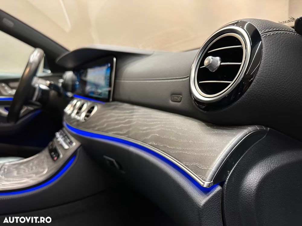 Mercedes-Benz E 300 de 9G-TRONIC AMG Line - 19