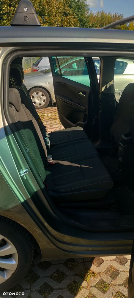 Opel Zafira - 26