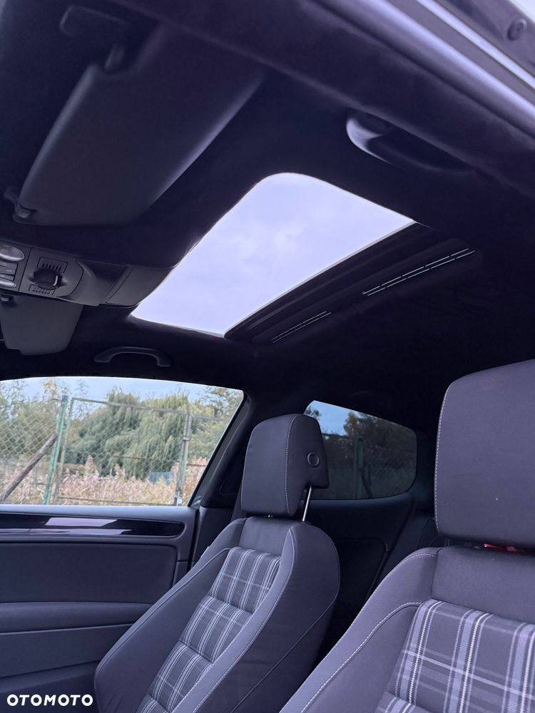 Volkswagen Golf 2.0 TDI GTD - 11