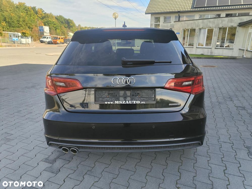 Audi A3 Sportback 2.0 TDI (clean diesel) quattro S tronic S line Sportpaket - 4