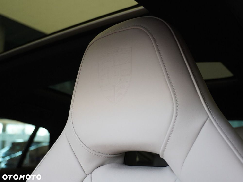 Porsche Panamera 4 E-Hybrid PHEV - 26