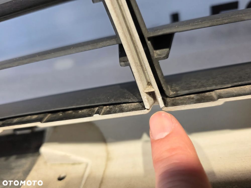 FORD C-MAX MK2 II LIFT 14- ZDERZAK PRZEDNI PRZÓD NA SPRYSKI + 6xPDC + GRILL GÓRNE WZMOCNIENIE ZDERZAKA ORAZ KRATKA ŚRODKOWA NR F1CBR17757A , NR AUKCJI NZ1844 - 36