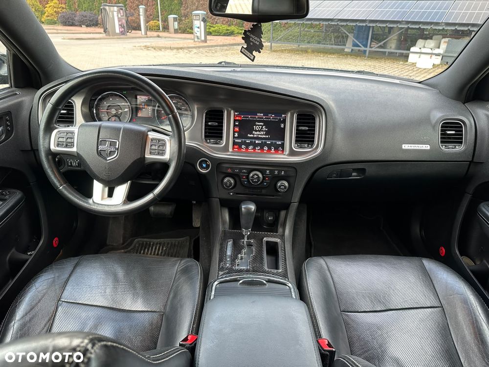 Dodge Charger 5.7 V8 RT - 12