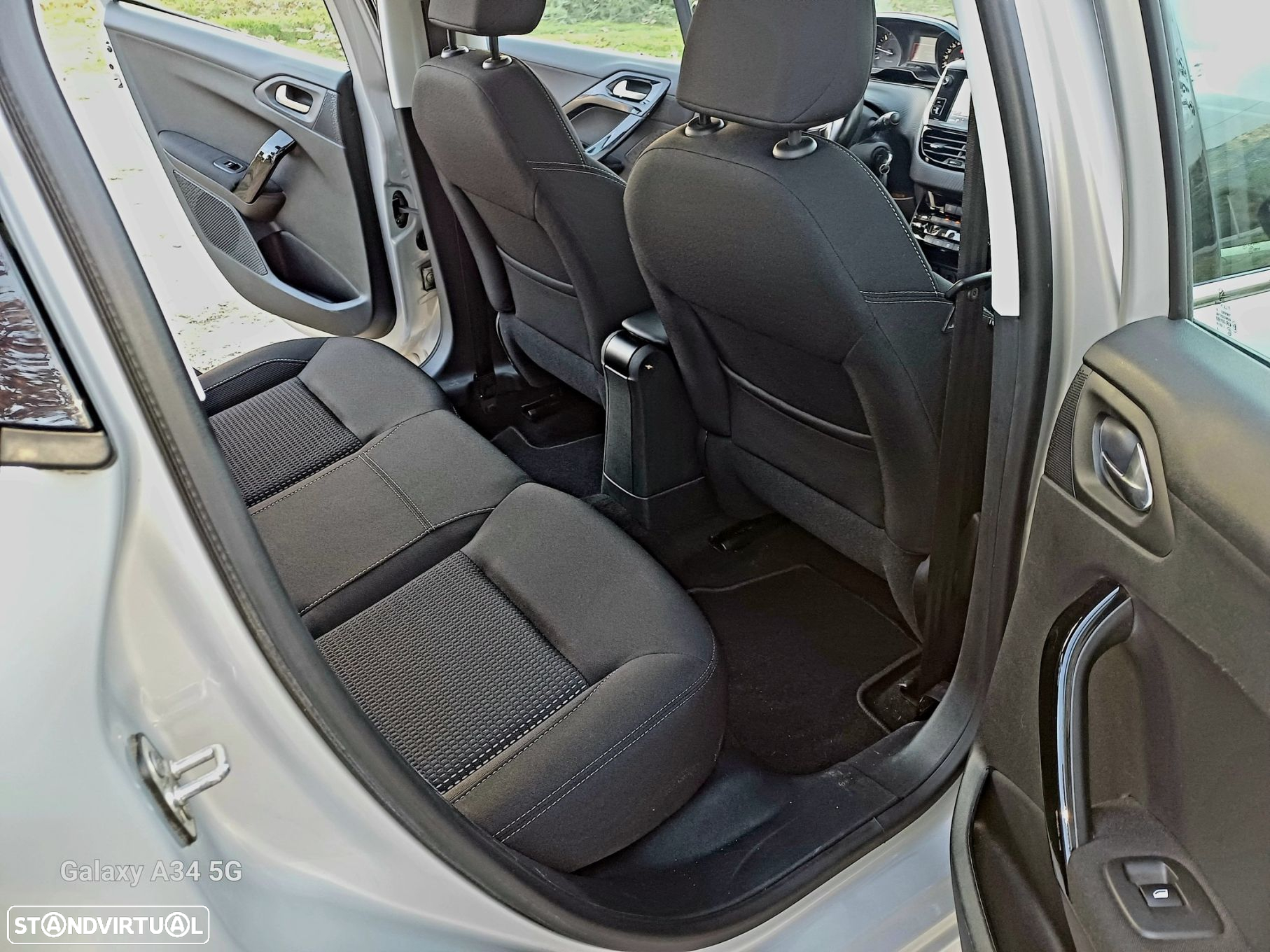 Peugeot 208 1.6 BlueHDi Style - 31