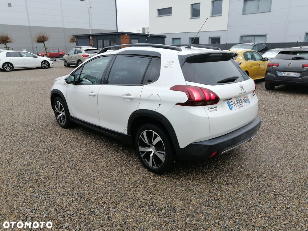 Peugeot 2008 PureTech 110 Stop&Start EAT6 GT-Line Edition - 4