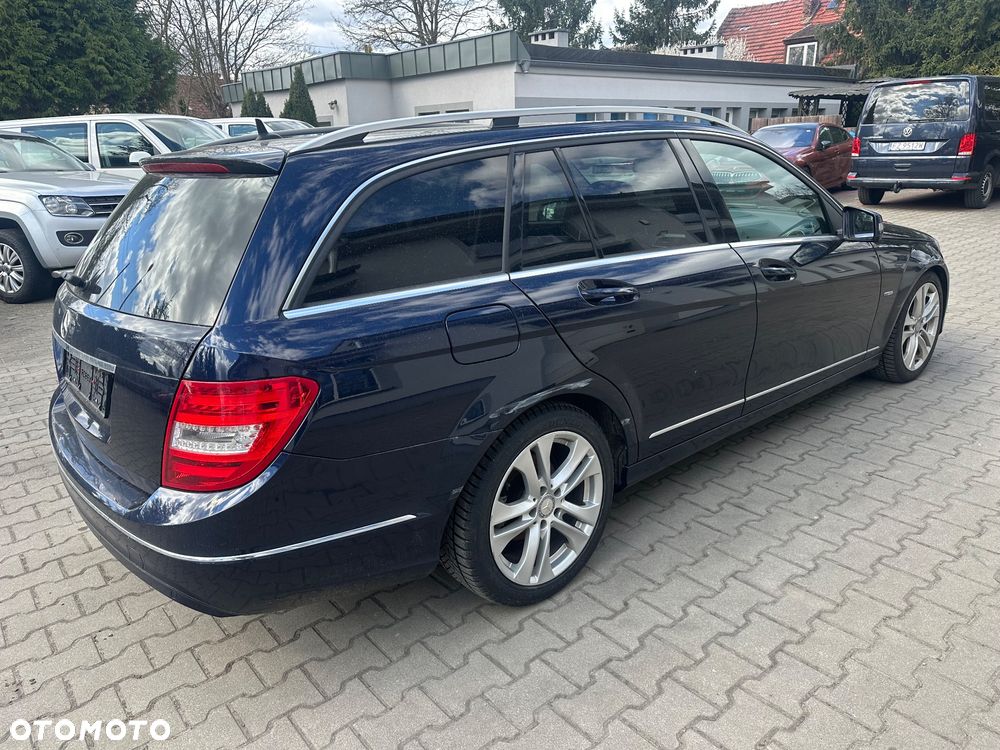Mercedes-Benz Klasa C 180 CGI Automatik BlueEFFICIENCY Avantgarde - 10