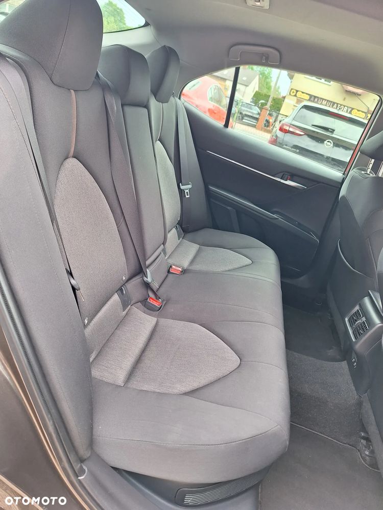 Toyota Camry 2.5 Hybrid Comfort CVT - 25