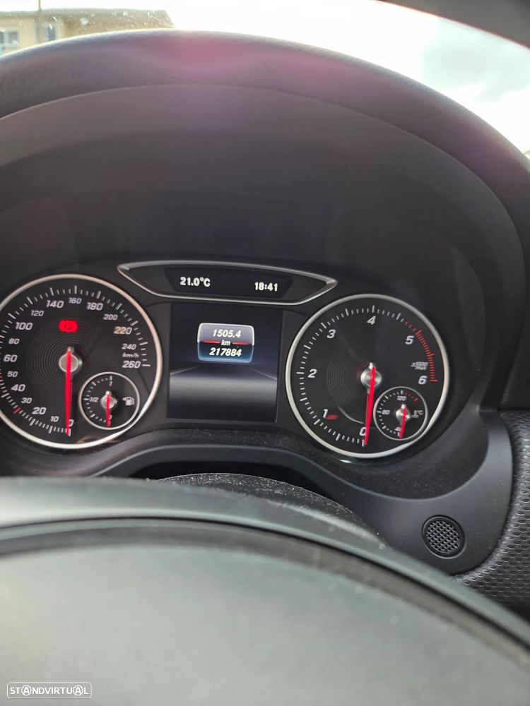 Mercedes-Benz A 180 CDI (BlueEFFICIENCY) Urban - 5