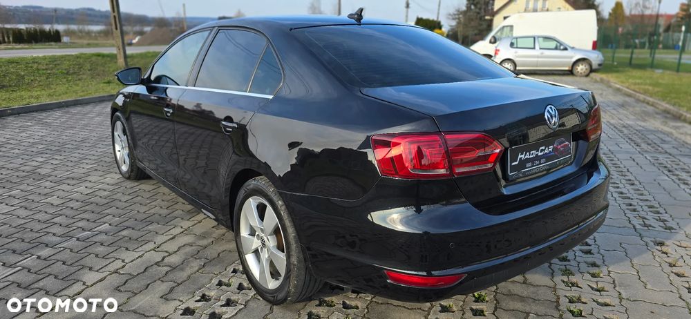 Volkswagen Jetta - 13
