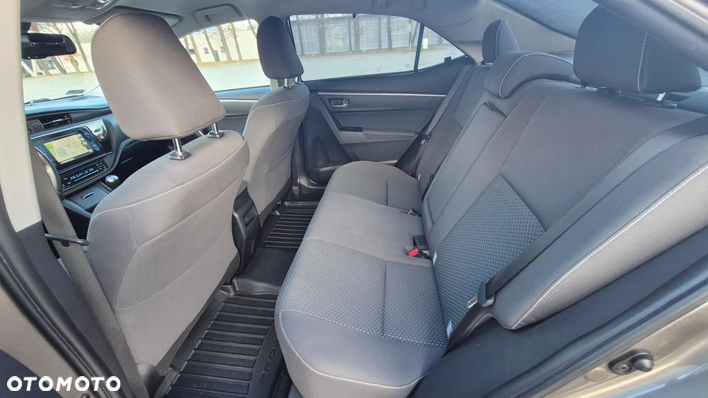 Toyota Corolla 1.6 Comfort - 9