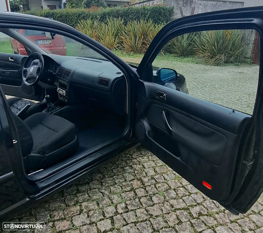VW Golf 1.4i 25 Anos - 13