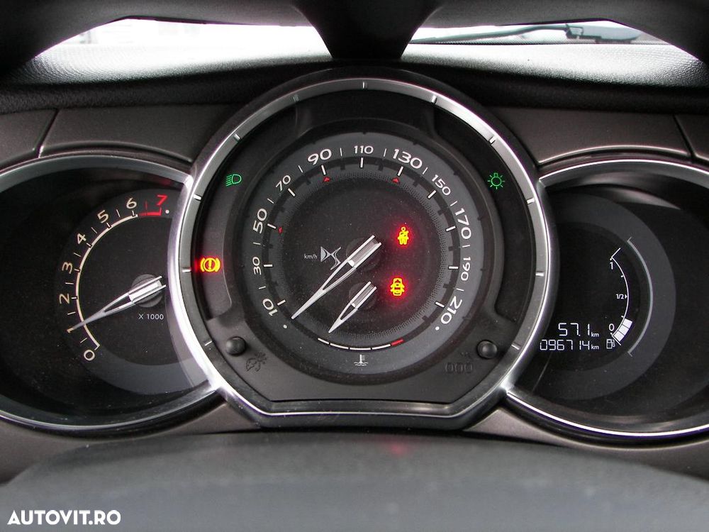 Citroën DS3 PureTech 110 Start & Stop SoChic - 6