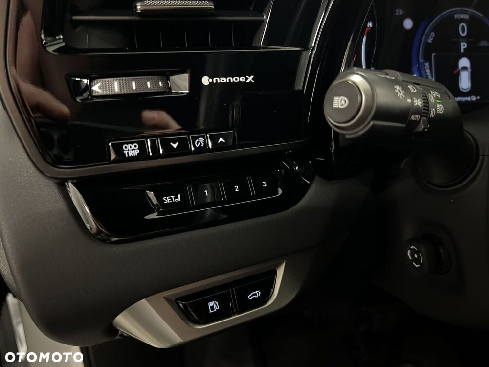 Lexus RX 350h F Sport Design - 23