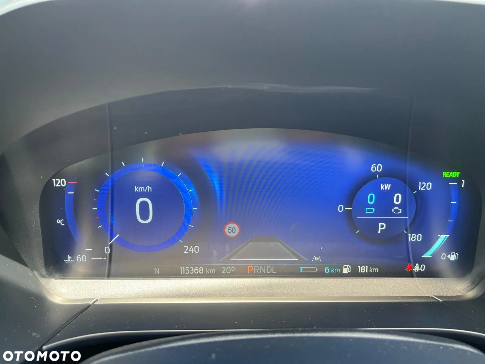 Ford Kuga - 8