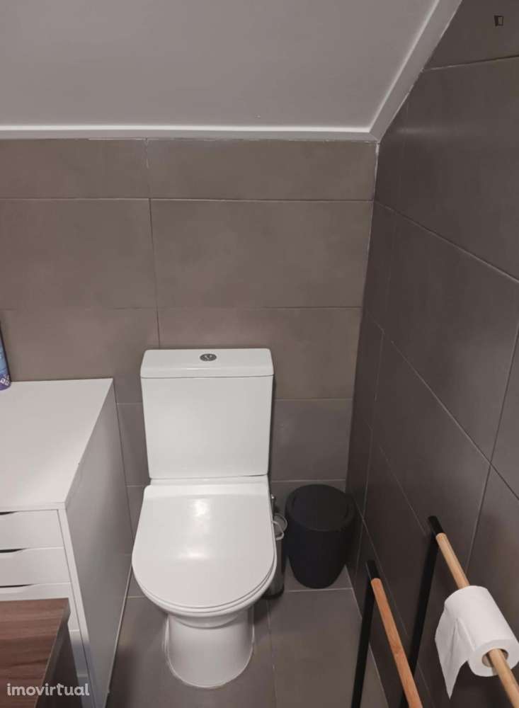 Quarto - localizado em Setubal - Grande imagem: 4/29