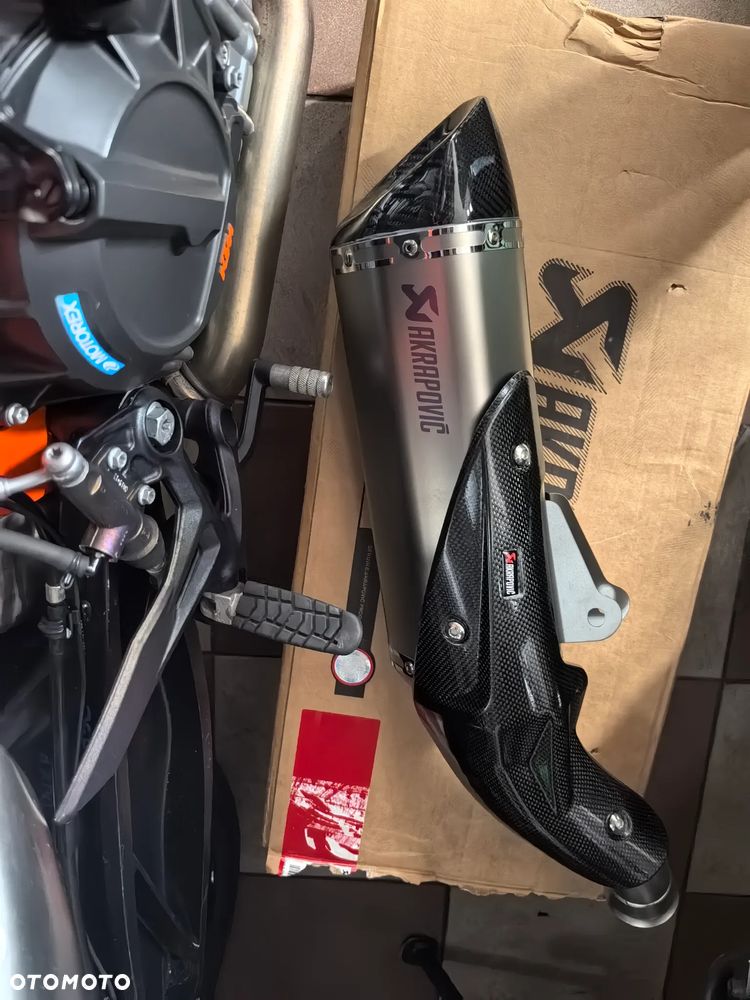 Ktm Duke 790 i 890 wydech tłumik sportowy Akrapovic carbon - 3