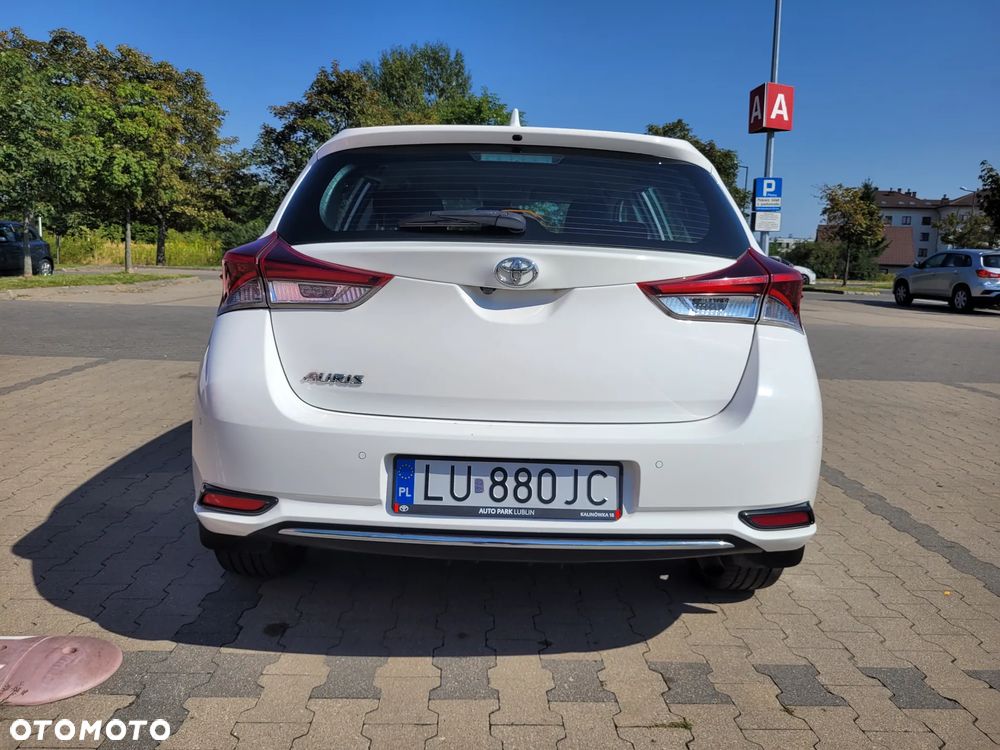 Toyota Auris 1.6 Premium - 9