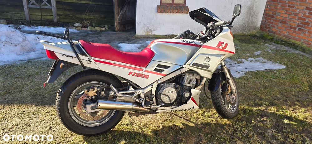 Yamaha FJ - 2