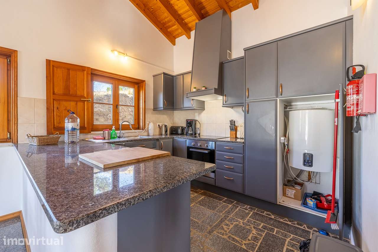 CASA TÉRREA ELEVADA COM VISTAS PANORAMICAS PARA ODECEIXE - Grande imagem: 5/29