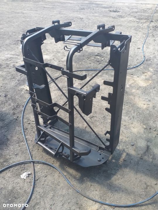 STELAŻ DO CHŁODNIC CLAAS AXION 810 158KW 2019R - 1