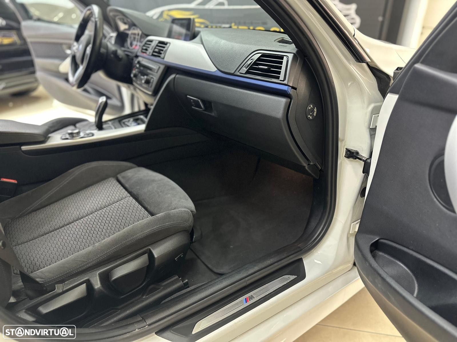 BMW 320 d Auto Pack M - 32
