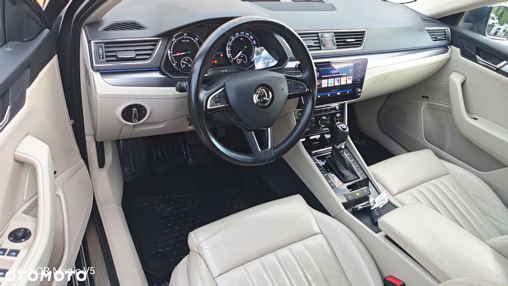 Skoda Superb 2.0 TDI DSG Premium Edition - 1