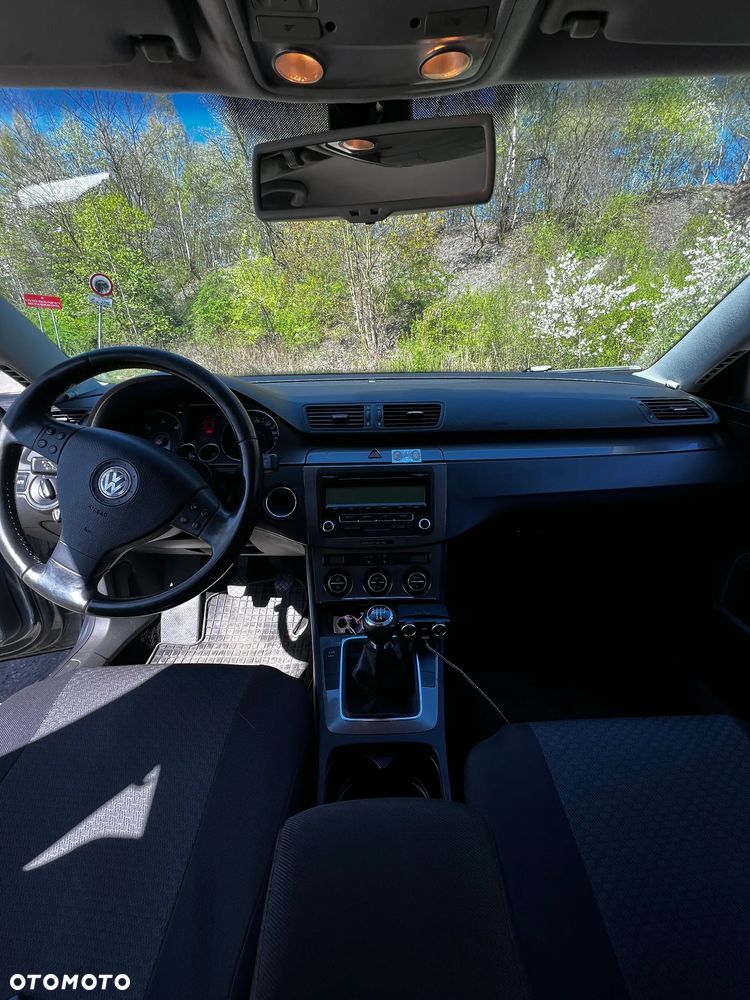 Volkswagen Passat 1.9 TDI DPF BlueMotion - 3