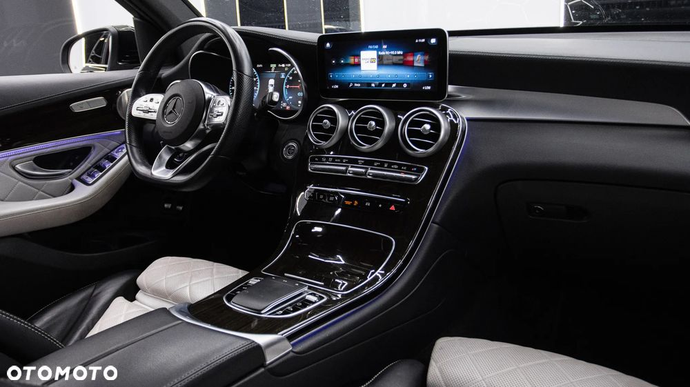 Mercedes-Benz GLC 300 e 4-Matic - 19