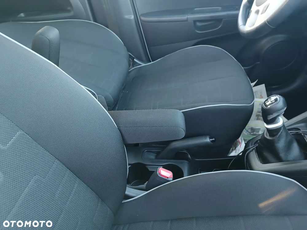 Kia Venga 1.4 Business Line - 25