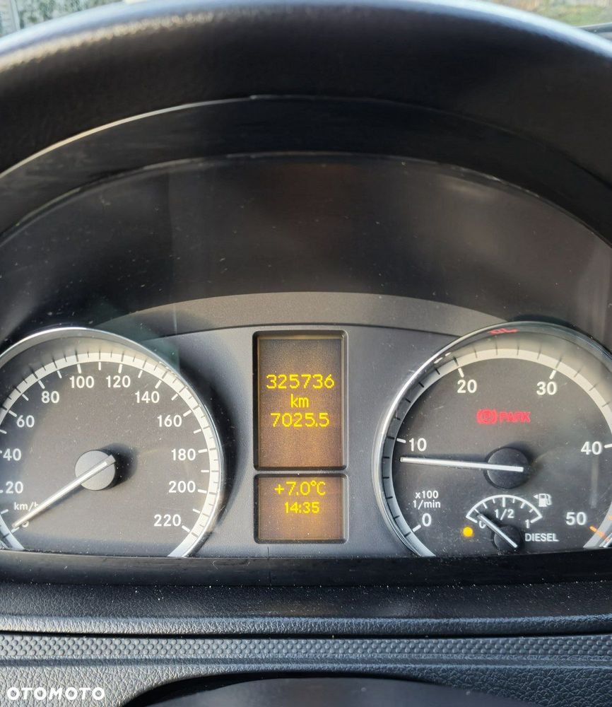 Mercedes-Benz Vito - 11