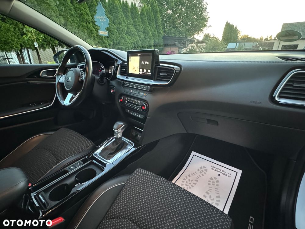 Kia Ceed - 30