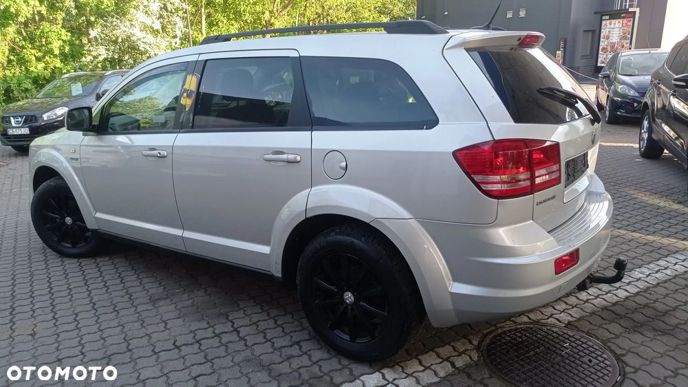 Dodge Journey 2.4 SXT - 11
