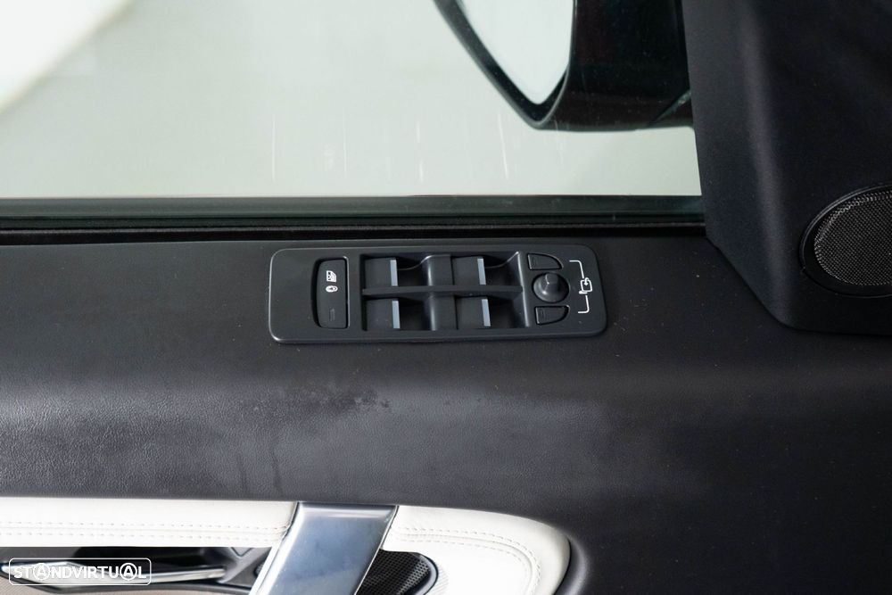 Land Rover Discovery Sport 1.5 I3 P300e AWD R-Dynamic HSE - 24