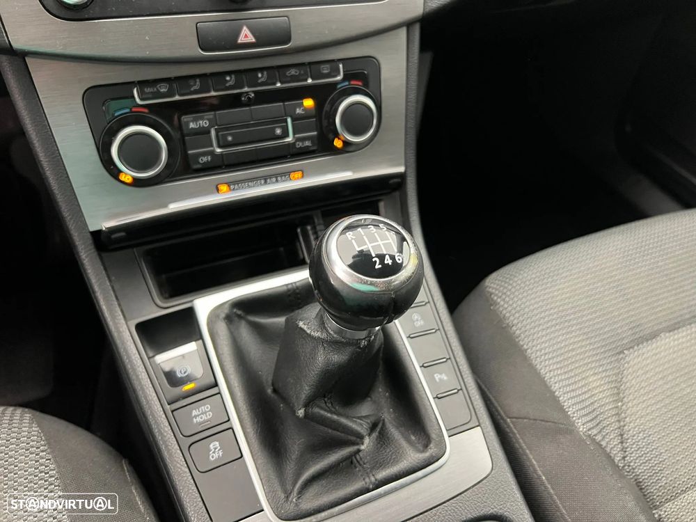 VW Passat 1.6 TDI Confortline - 7