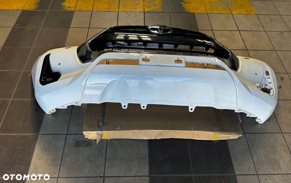 Zderzak przód Toyota Hilux 8 VIII LIFT IX 9 20- - 2