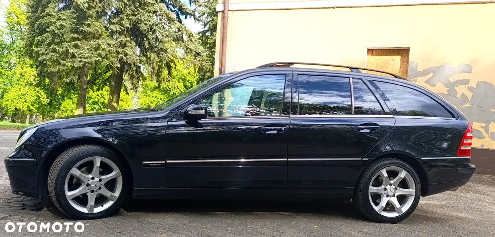Mercedes-Benz Klasa C 180 Kompressor Automatik Avantgarde Sport Edition - 3