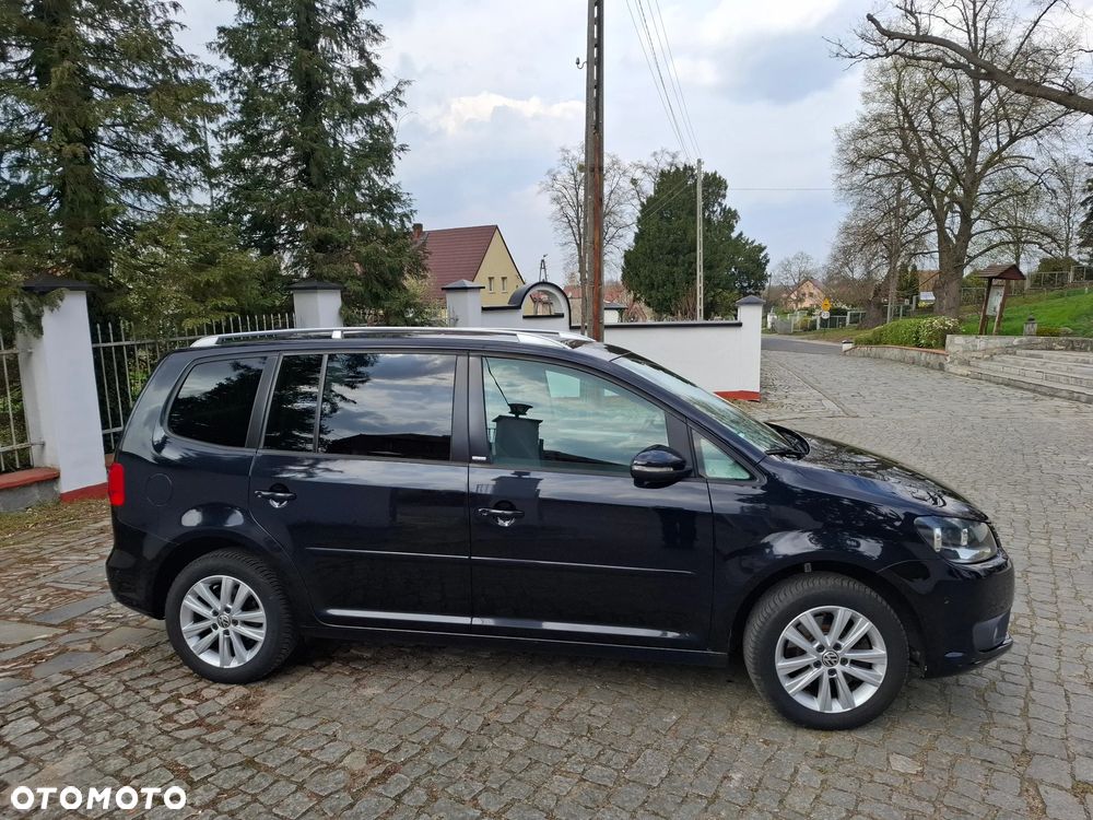 Volkswagen Touran 2.0 TDI DPF BlueMotion Technology STYLE - 2