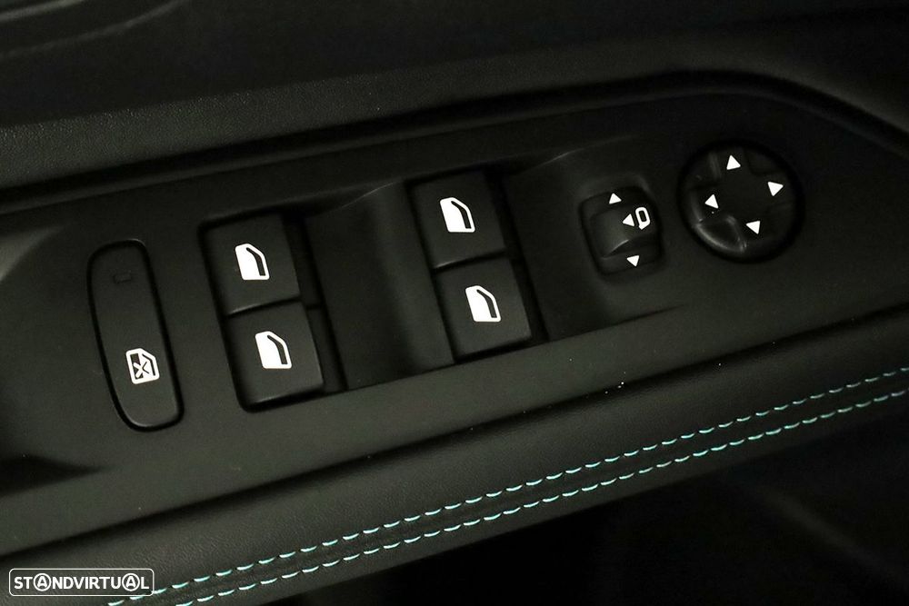 Peugeot 3008 1.2 Hybrid Allure Pack e-DCS6 - 18