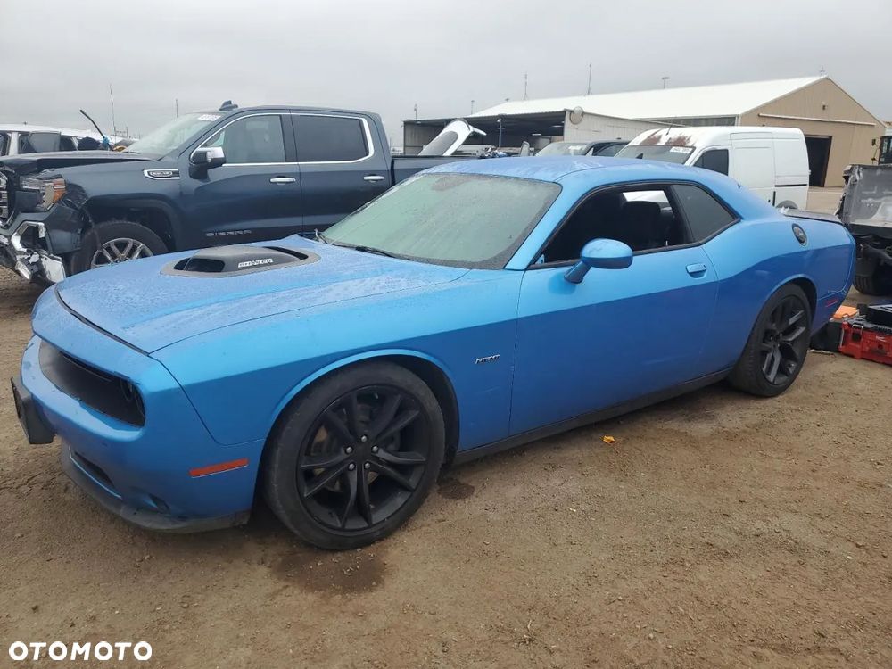 Dodge Challenger - 2