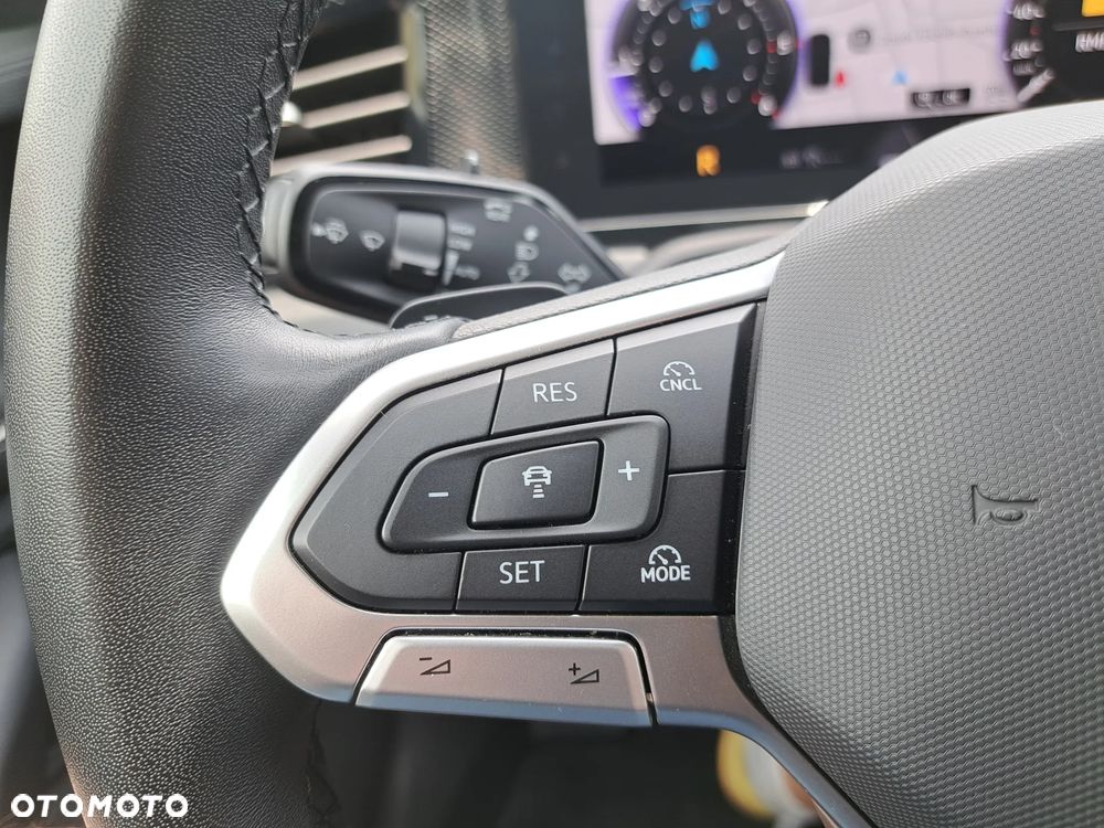 Volkswagen Passat 2.0 TDI EVO Business DSG - 24