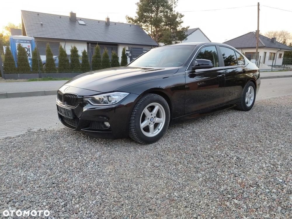 BMW Seria 3 318d Sport Line - 11