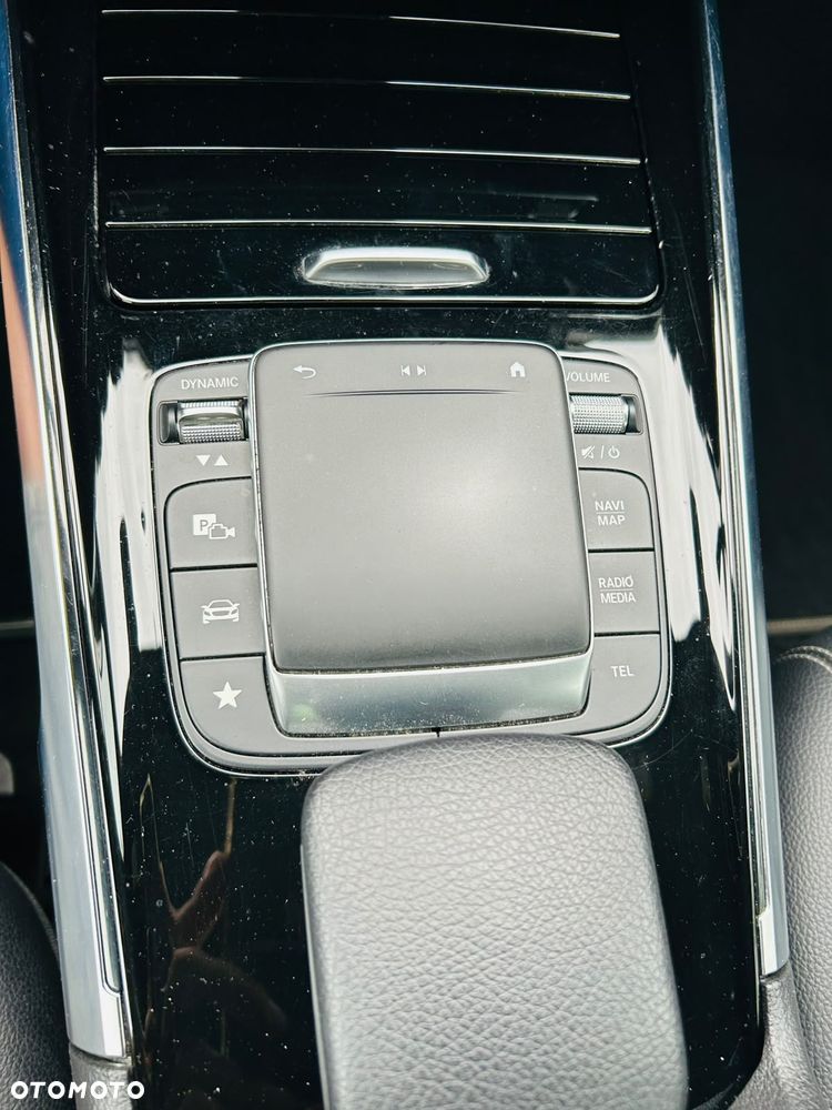 Mercedes-Benz GLB - 21