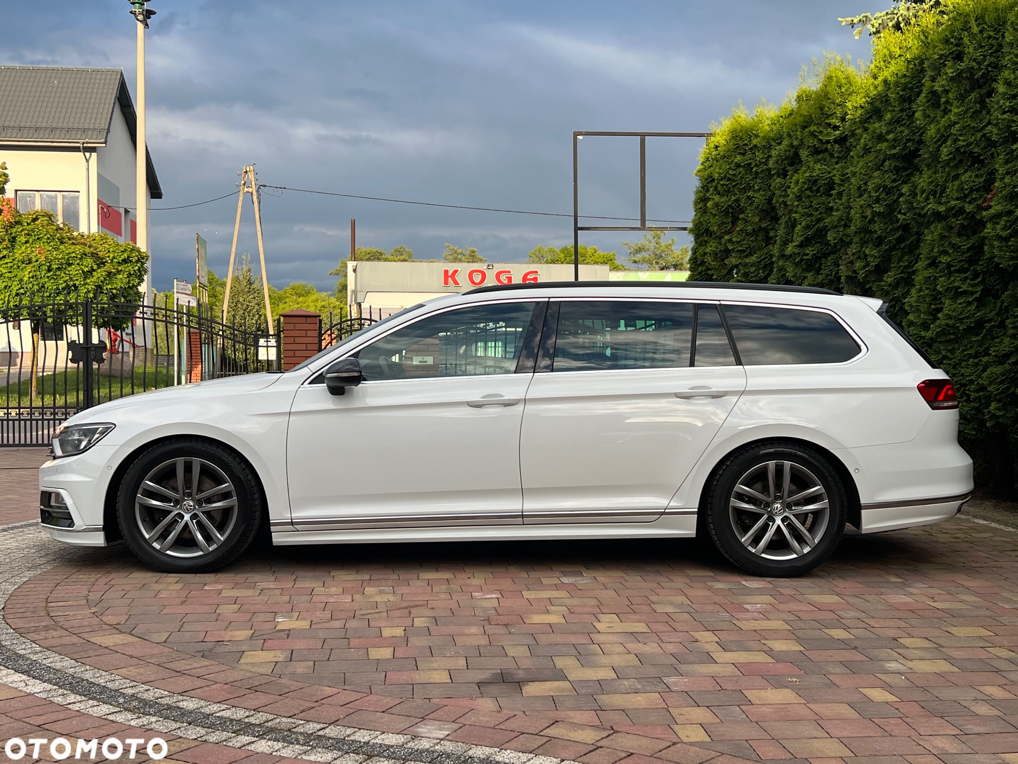 Volkswagen Passat - 13
