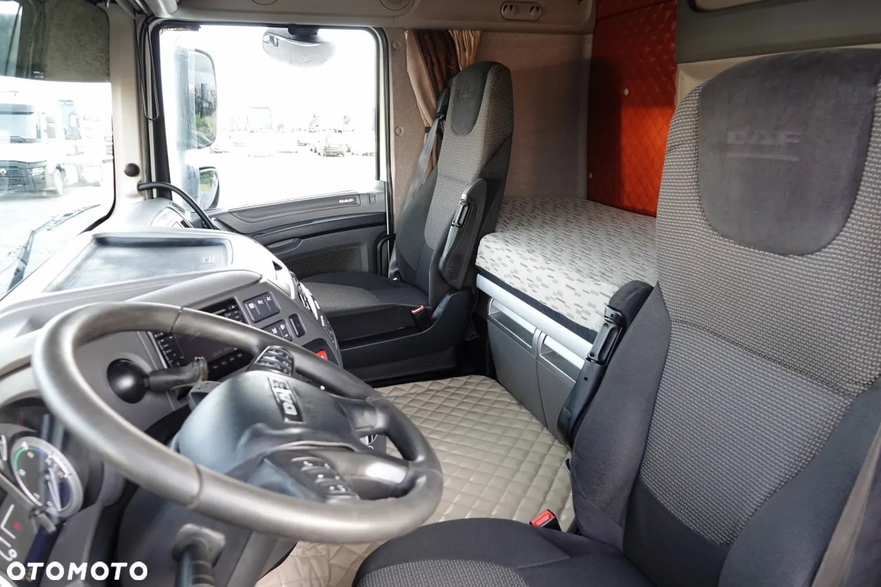 DAF XF 510 / RETARDER / BOGATA WERSJA / DUŻE NAVI / ORUROWANIE / PO ZŁOTYM KONTRAKCIE / INDYVIDUAL / OPONY 100 % - 24