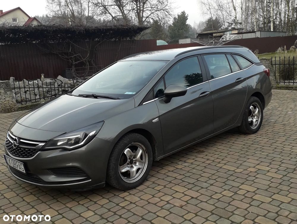 Opel Astra 1.6 CDTI Enjoy - 1