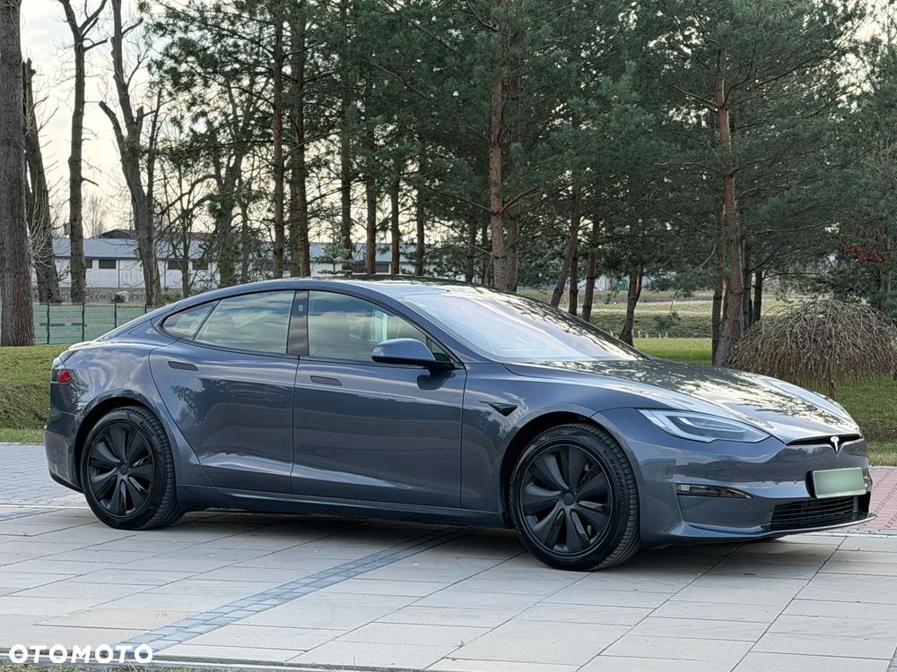 Tesla Model S - 4