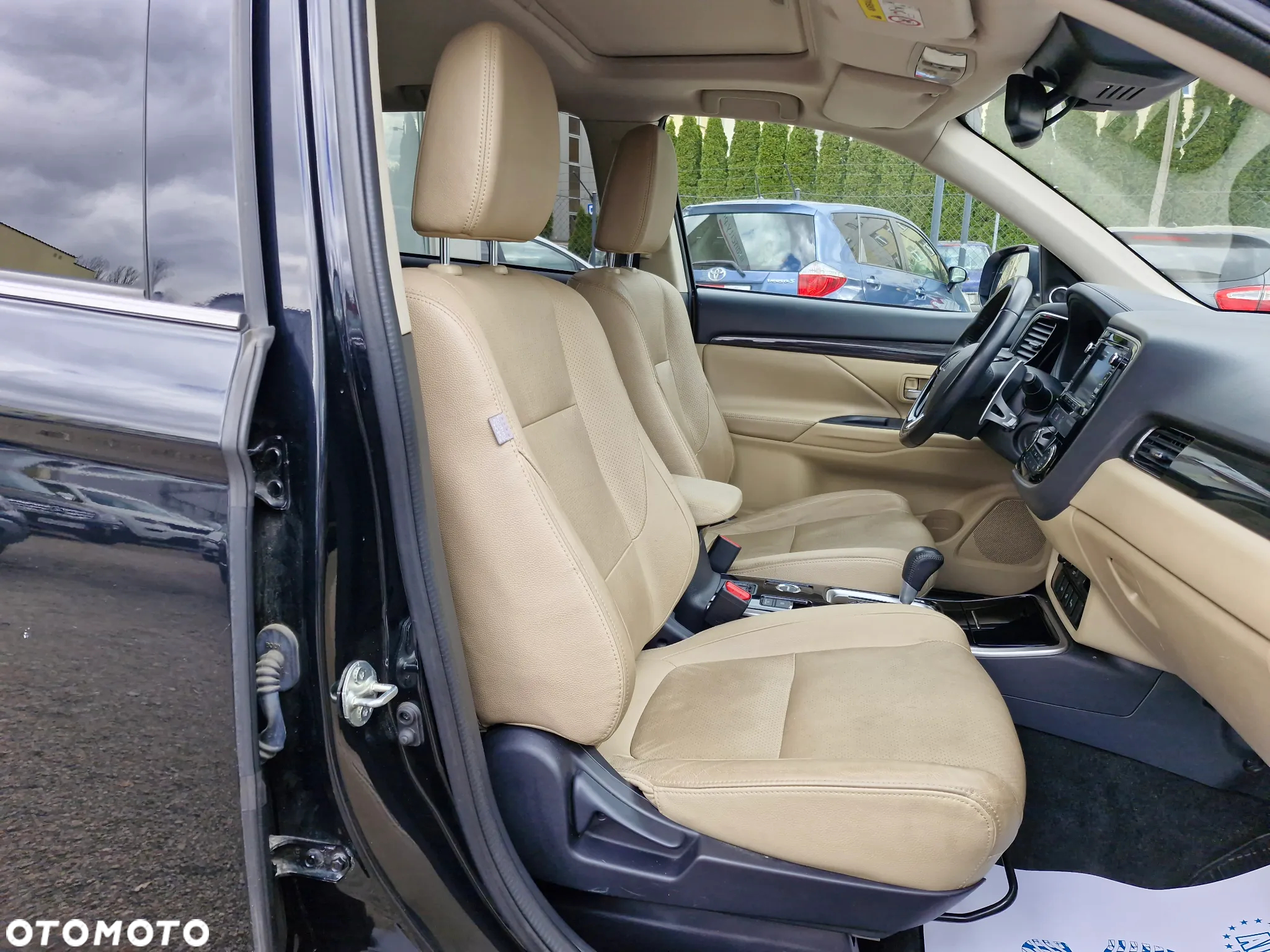 Mitsubishi Outlander - 15