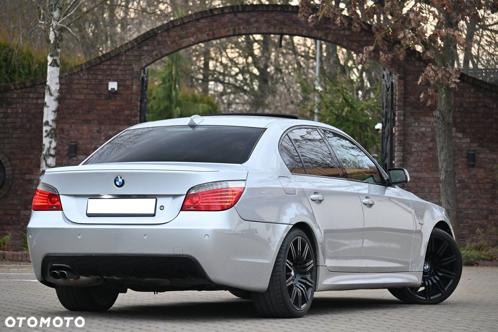 BMW Seria 5 530i - 22