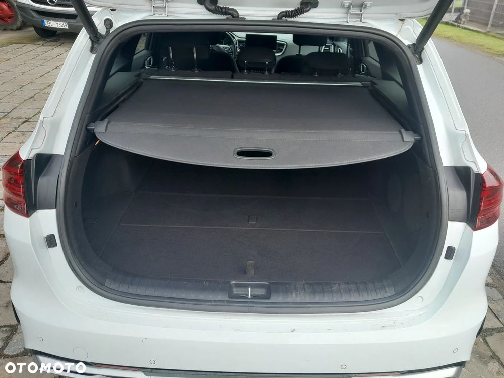 Kia Ceed 1.5 T-GDI OPF GT Line - 28