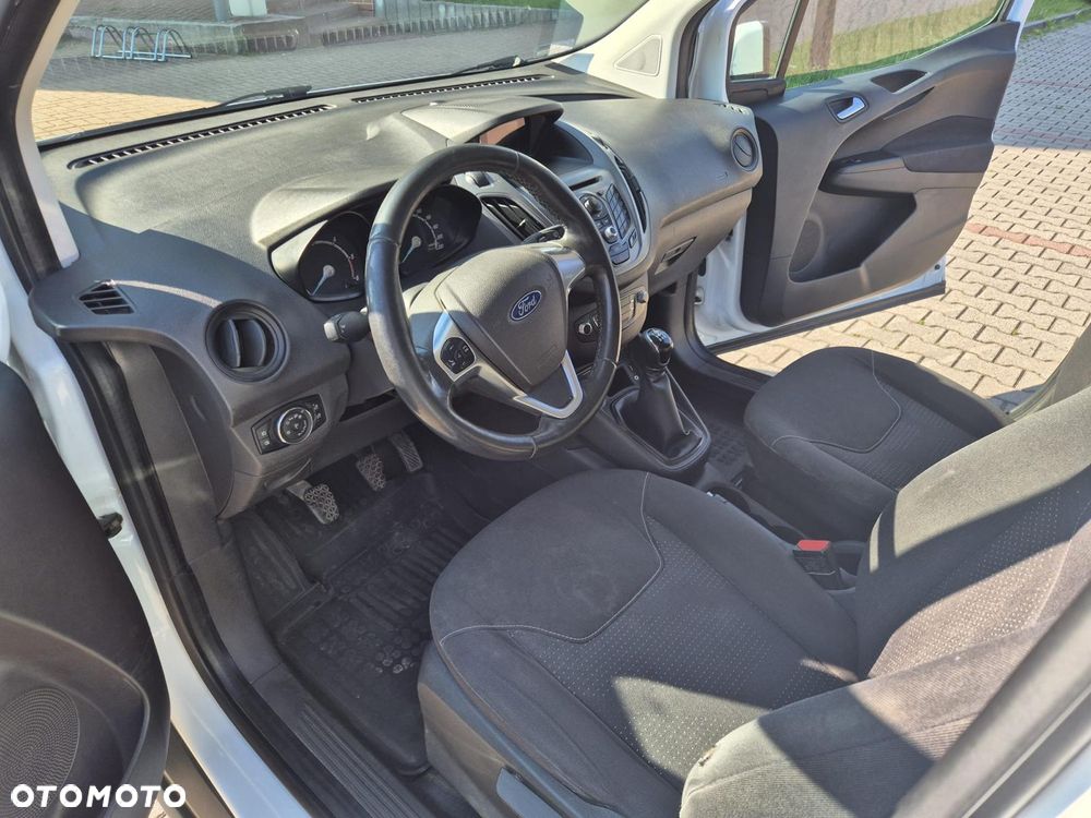 Ford Transit Courier - 9